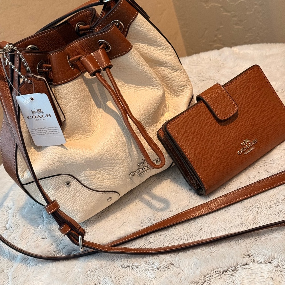 Coach Drawstring Bucket Bag + Wallet Set – Chalk/Saddle